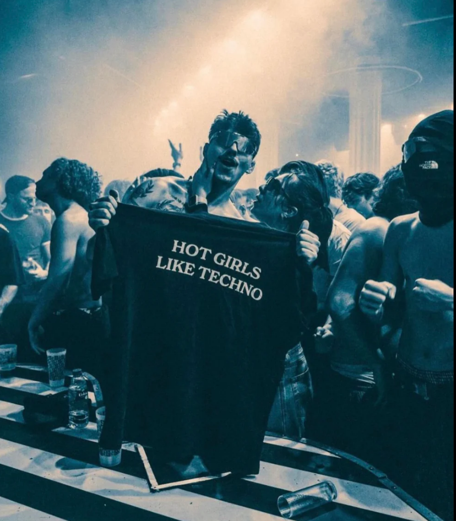 Hot girls like techno - T-shirt - Afbeelding 3
